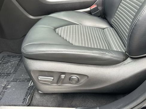 Used 2021 Toyota Highlander XSE FWD image 28