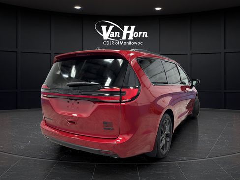 New 2027 Chrysler Pacifica Select FWD image 7
