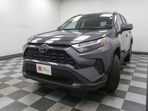 Used 2025 Toyota RAV4 XLE AWD/4WD image 5