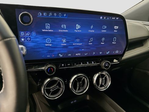 Used 2024 Chevrolet Blazer EV LT image 26