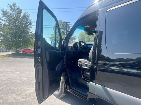 New 2025 Mercedes-Benz Sprinter 2500 image 17
