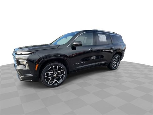 Certified 2025 Chevrolet Traverse High Country w/ LPO, Floor Liner Package image 4