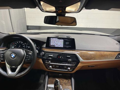 Used 2019 BMW 530i xDrive AWD/4WD image 10