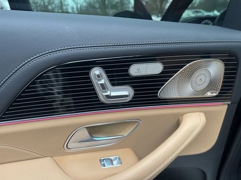 Used 2024 Mercedes-Benz GLS 580 4MATIC image 31