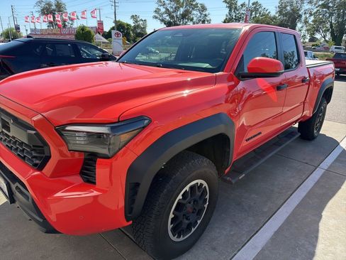 Used 2024 Toyota Tacoma TRD Off-Road w/ TRD Off Road Upgrade Package image 2