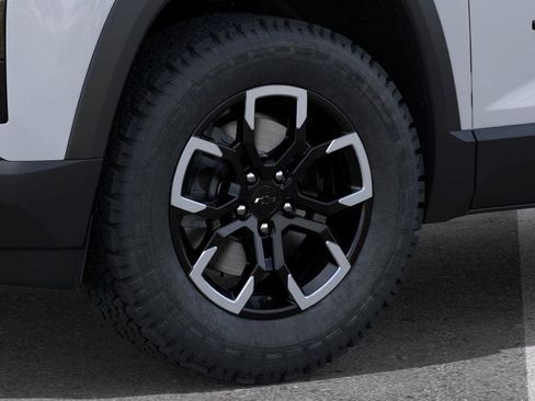 New 2026 Chevrolet Equinox ACTIV image 11