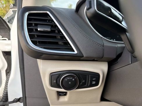 Used 2020 Lincoln Nautilus FWD w/ Equipment Group 101A image 31