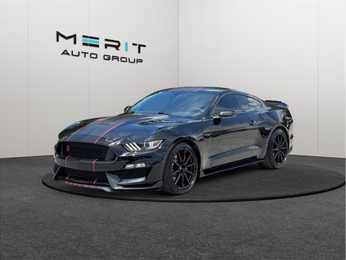 Used 2018 Ford Mustang Shelby GT350 w/ Convenience Package RWD image 4