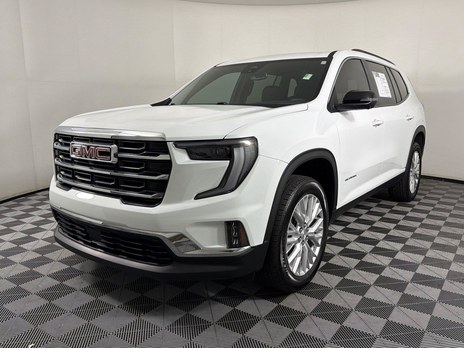 Used 2025 GMC Acadia Elevation w/ Elevation Premium Package FWD image 3