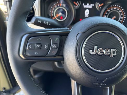 New 2025 Jeep Gladiator Sport image 28