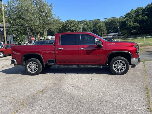 Used 2024 Chevrolet Silverado 2500 LTZ w/ LTZ Premium Package AWD/4WD image 2