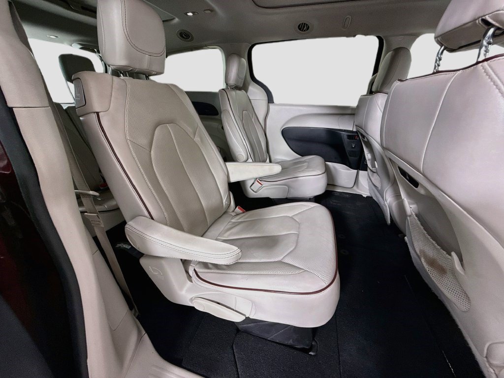 Used 2020 Chrysler Pacifica Limited FWD image 25