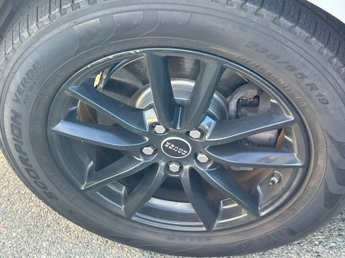 Used 2017 Land Rover Range Rover Sport SE image 8