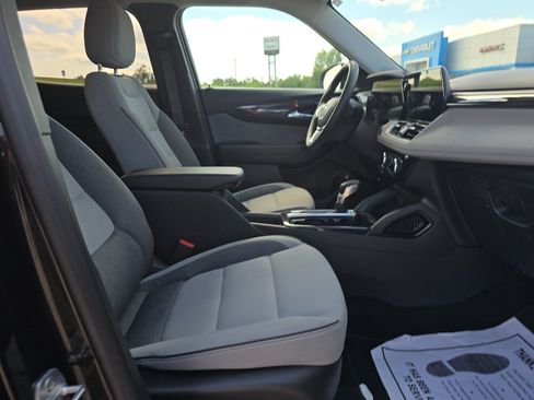 Used 2024 Chevrolet TrailBlazer LT w/ Convenience Package FWD image 14