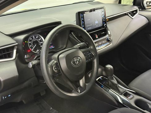 Used 2022 Toyota Corolla LE FWD image 12