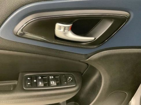 Used 2016 Chrysler 200 S image 24
