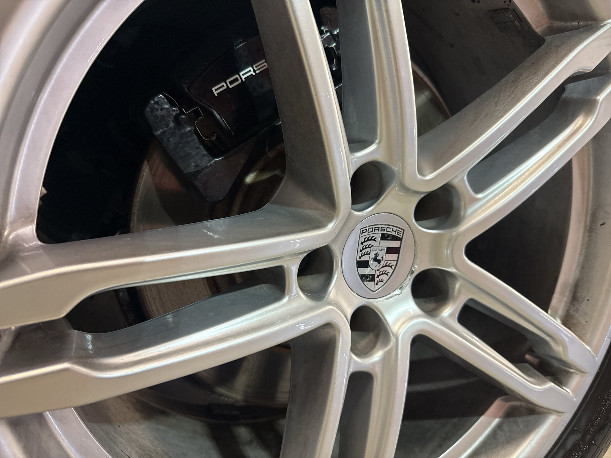 Used 2018 Porsche Macan AWD/4WD image 42