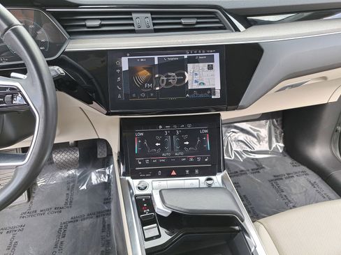 Certified 2024 Audi Q8 e-tron Premium Plus image 21