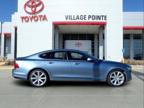 Used 2017 Volvo S90 T6 Inscription w/ Vision Package image 5