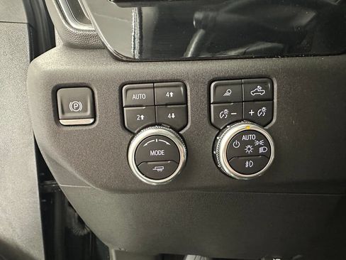 Used 2024 GMC Sierra 2500 SLT w/ SLT Convenience Package AWD/4WD image 17