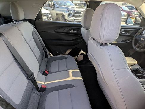 Used 2022 Chevrolet TrailBlazer LS image 28