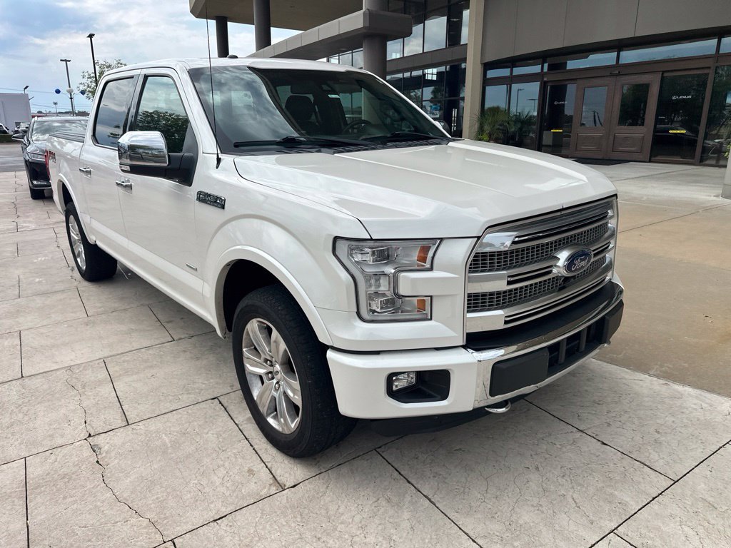 Used 2015 Ford F150 Platinum w/ Equipment Group 701A Luxury AWD/4WD image 3