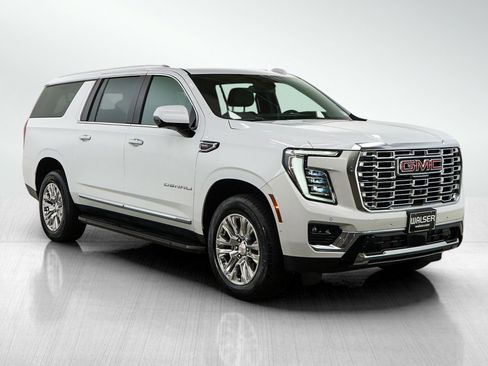 Used 2025 GMC Yukon XL Denali image 7