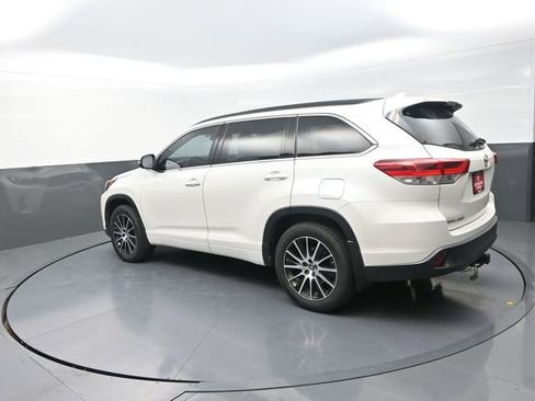 Used 2018 Toyota Highlander SE AWD/4WD image 49