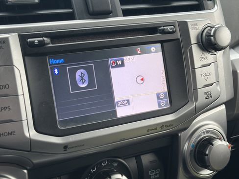Used 2016 Toyota 4Runner SR5 AWD/4WD image 17