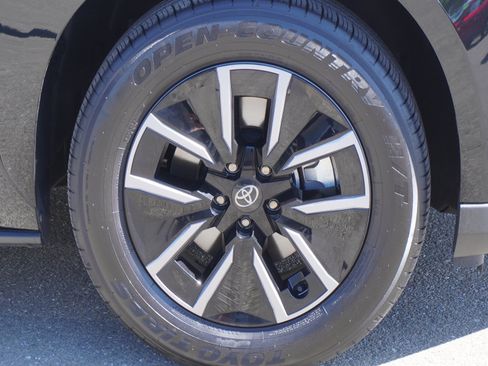 Used 2026 Toyota bZ FWD image 5