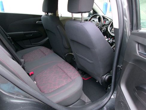 Used 2018 Chevrolet Sonic LT w/ RS Package image 10