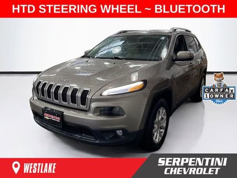 Used 2017 Jeep Cherokee Latitude w/ True North Edition AWD/4WD image 1