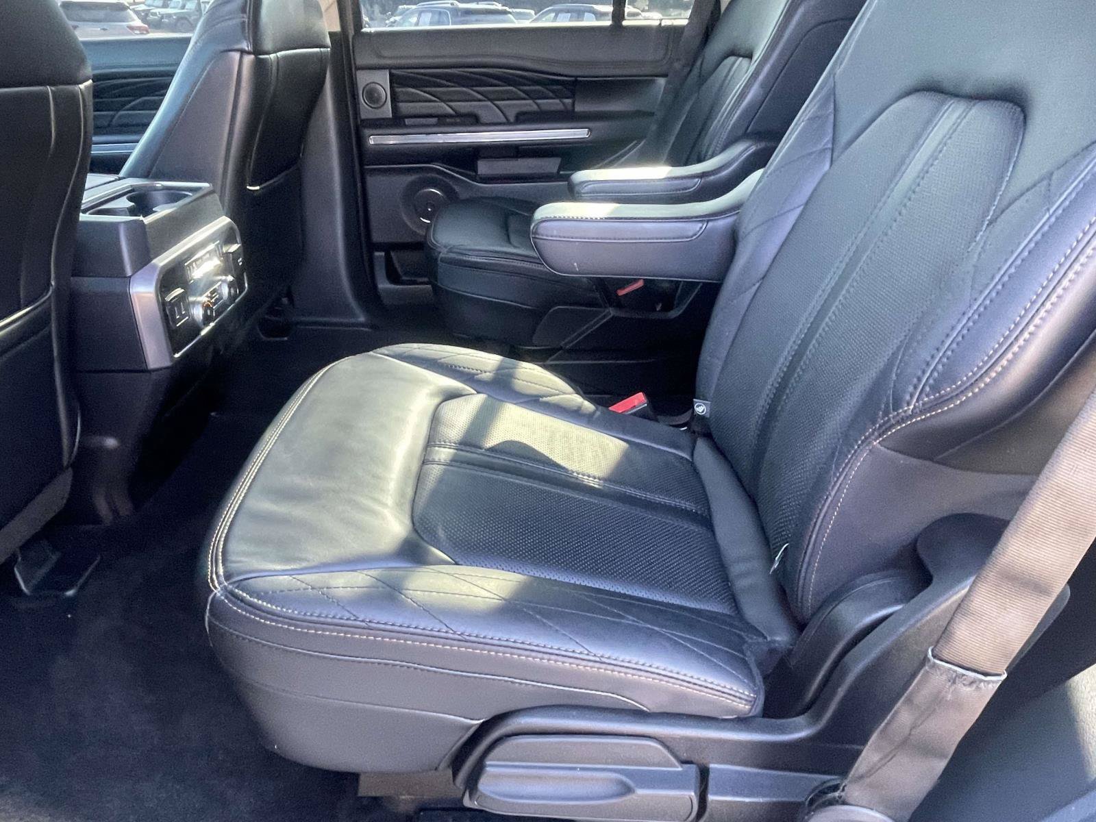 Used 2019 Ford Expedition Platinum RWD image 11