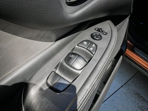 Used 2015 Nissan Murano S w/ Navigation Package AWD/4WD image 15
