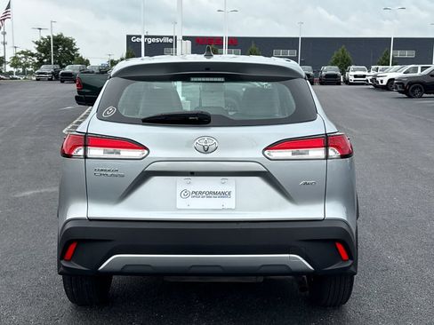 Used 2023 Toyota Corolla Cross L AWD/4WD image 4