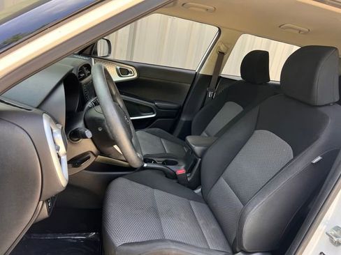 Used 2021 Kia Soul LX image 12