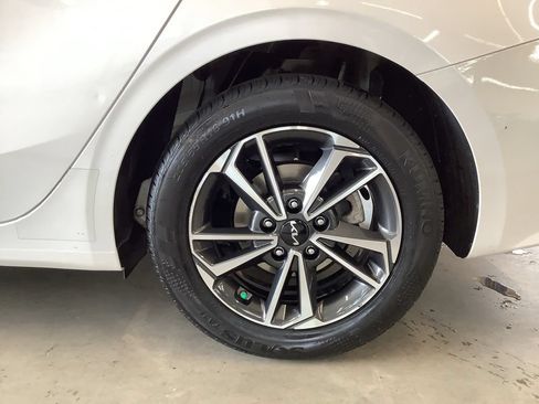 Certified 2024 Kia Forte LXS FWD image 26