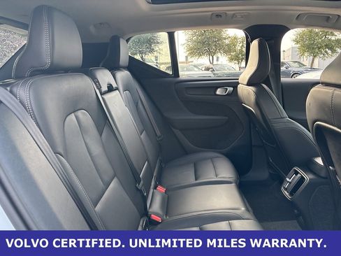 Certified 2025 Volvo XC40 B5 Plus image 10