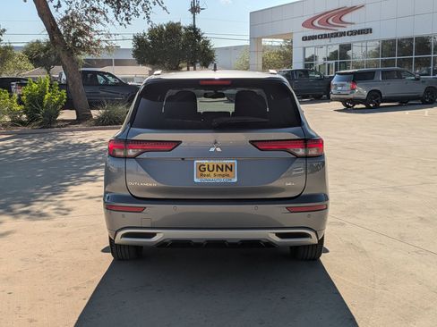 Used 2022 Mitsubishi Outlander SEL image 4