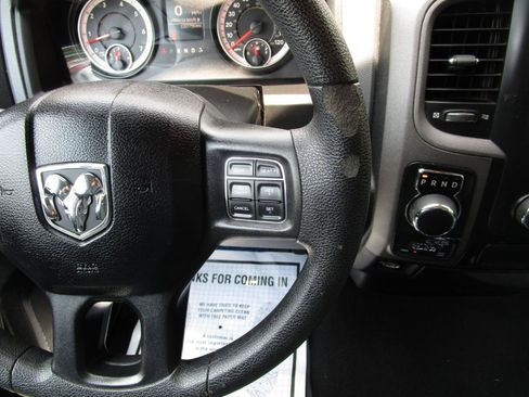 Used 2017 RAM 1500 Express AWD/4WD image 14