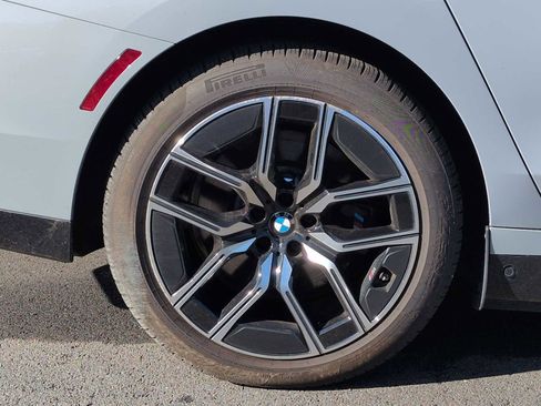 Certified 2023 BMW i7 xDrive60 w/ Executive Package 2 image 14