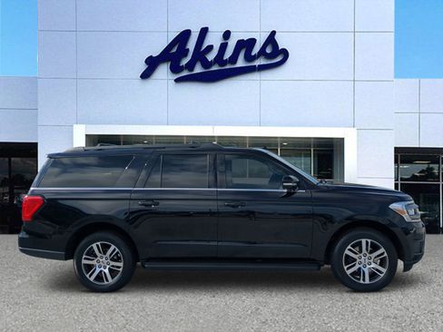 Certified 2024 Ford Expedition Max XLT RWD image 1