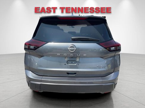 Used 2024 Nissan Rogue SV FWD image 4