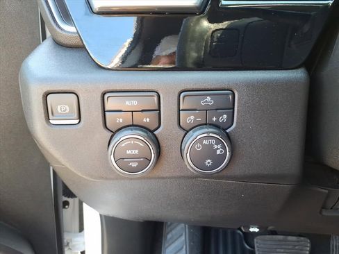 Used 2023 Chevrolet Silverado 1500 LT image 17