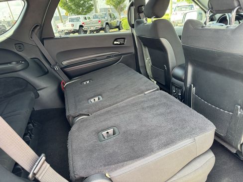 Used 2025 Dodge Durango GT RWD image 14