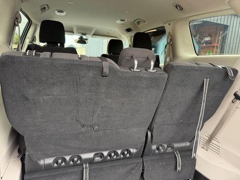 Used 2023 Chrysler Voyager LX FWD image 25