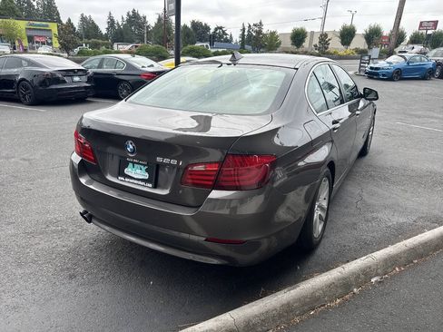 Used 2012 BMW 528i xDrive Sedan AWD/4WD image 7