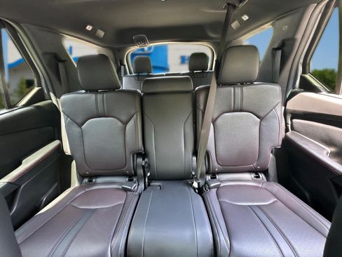 Used 2025 Honda Pilot Black Edition image 27