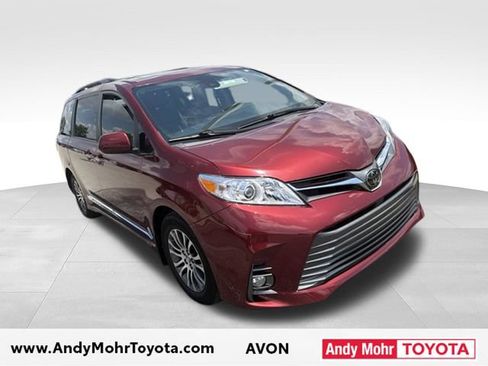 Used 2018 Toyota Sienna XLE FWD image 1