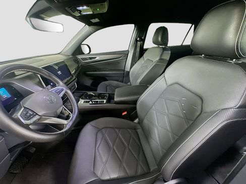Used 2024 Volkswagen Atlas Cross Sport SE w/ Black Wheel Package FWD image 13